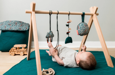 Jouets d'veil pour bbs