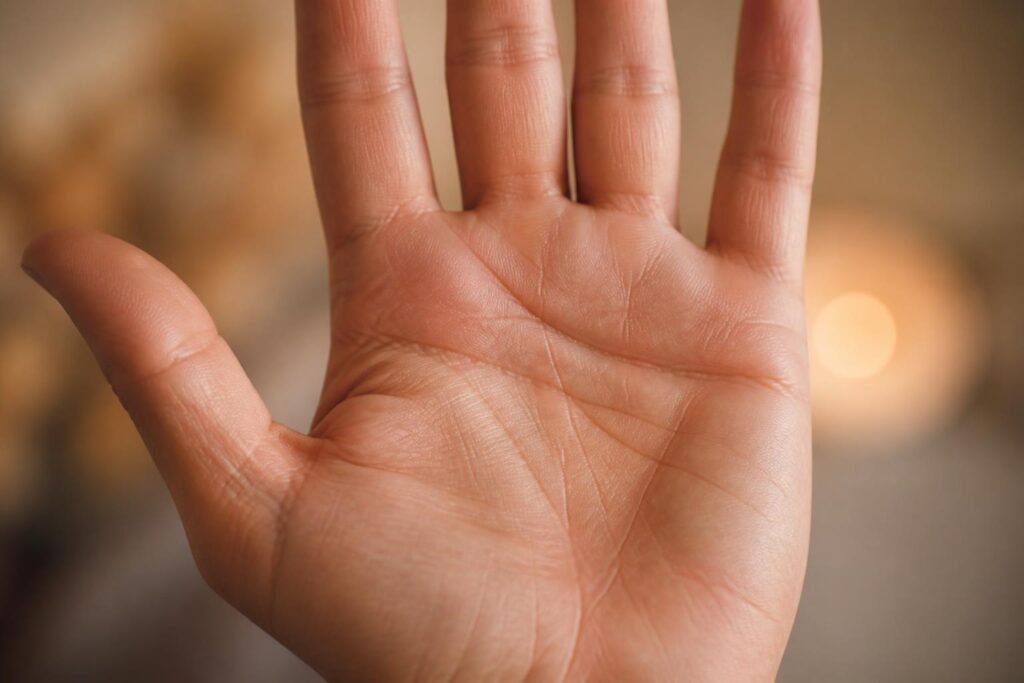 découvrez ce que la ligne de cœur sur votre main révèle vraiment sur votre personnalité et vos émotions profondes.